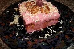Himbeer-Mascarpone-T&ouml;rtchen mit gebrannten Waln&uuml;ssen