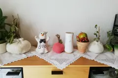 Herbstdeko: K&uuml;rbisse aus alten Strickpullovern