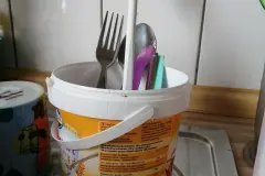 Gro&szlig;e Joghurt-Beh&auml;lter weiterverwenden