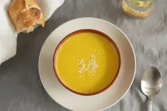 K&uuml;rbissuppe mit Kokosmilch & Curry