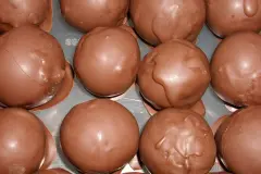 Eierlik&ouml;r-Kokos-Schoko-Kugeln