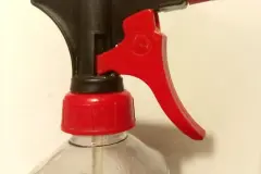 Sp&uuml;mittel sparen durch Zerst&auml;uber-Aufsatz