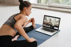 Yoga online lernen mit YouTube: 4 Tipps f&uuml;r Anf&auml;nger
