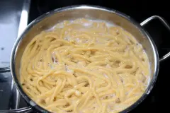 Handgemachte Sp&auml;tzle mit dem Sp&auml;tzles-Schwob