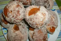 Mini-Berliner mit Marmelade oder Paradiescreme