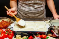 Lasagne-F&uuml;llung einfacher verstreichen