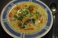 Sahnige Karotten-Kohlrabi-Suppe