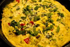 Gem&uuml;se-Omelett mit Zucchini und Paprika