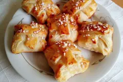 S&uuml;&szlig;e Bl&auml;tterteig-Quark-Teilchen