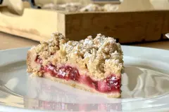 Crunchy Streuselkuchen - nur 3 Zutaten & Obst