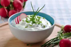 Radieschen-Schnittlauch-Quark