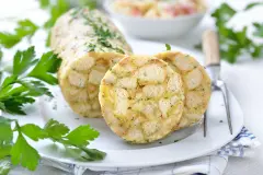 Serviettenkn&ouml;del in Alufolie gegart