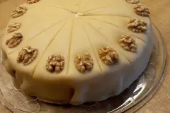 Marzipan-Nuss-Torte f&uuml;r die Osterkaffeetafel