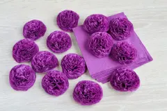 Oster-Deko basteln - bunte Papierblumen aus Servietten