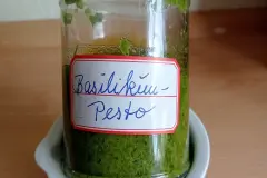 Basilikum-Pesto