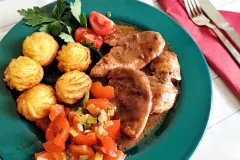 Putenfilet mit Rotwein-Pfefferso&szlig;e