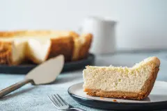 Omas K&auml;sekuchen mit Puddingpulver