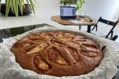 Herbstlicher & saftiger Apfel-Joghurt-Kuchen mit Zimt