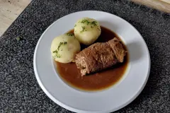 Dunkle Bratenso&szlig;e selber machen aus Rinderknochen