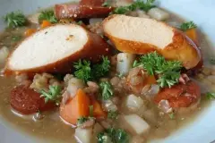 Linsensuppe mit Wei&szlig;w&uuml;rsten