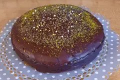 Schokotorte mit Pistazien