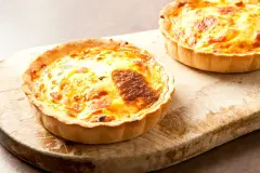 Lachs-Gem&uuml;se-Quiche aus selbst gemachtem Quicheteig