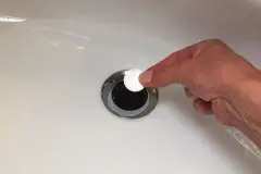 Verstopfter Abfluss? Nimm Gebissreiniger