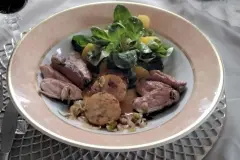Entenbrust mit Orangenso&szlig;e und Semmelkn&ouml;del Taler