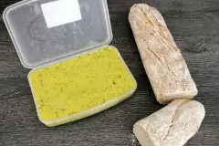 Kr&auml;uterbutter selber machen mit frischen Kr&auml;utern