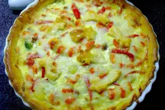 Gem&uuml;se-Quiche mit Lachs, Surimi und K&auml;se