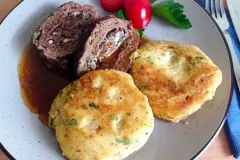 Gef&uuml;llte Hackfleisch-Roulade