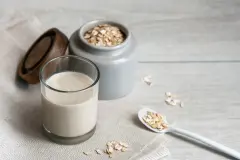 Haferflocken mit Milch gegen Sodbrennen