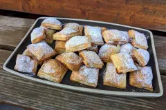 S&uuml;&szlig;e gef&uuml;llte Schmand-Teigtaschen - z. B. mit Toffifee