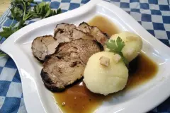 B&ouml;hmischer Braten in Schwarzbierso&szlig;e