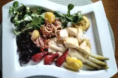 Heilbutt auf Karottenspaghetti mit Zitronenbutter-So&szlig;e