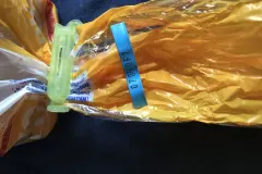 Mindesthaltbarkeitsdatum vom Toastbrot-Clipband notieren