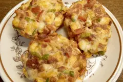 Einfache Pizzabr&ouml;tchen mit Schmand