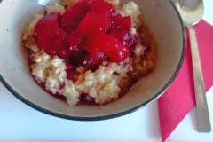 Sahne-Milchreis mit Pflaumenkompott