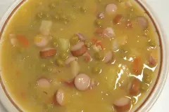 Erbsensuppe nach Oma Hildes Rezept