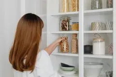 Vorratsschrank organisieren: 6 funktionale Tipps