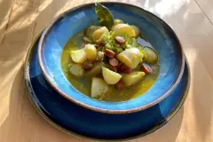 Einfacher Kartoffel-Lauch-Eintopf mit Debrecziner