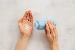 Stielwarzen entfernen mit Puder