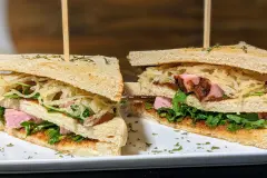 Leberk&auml;se-Sandwich der besonderen Art