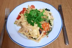 Makkaroni-Gratin mit buntem Gem&uuml;se
