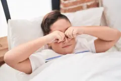 &bdquo;Warum habe ich morgens Schlafsand in den Augen?&ldquo;