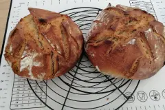 Sauerteigbrot ohne Hefe selber backen - einfach & knusprig