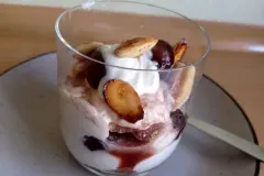 Kirsch-Dessert mit Joghurt