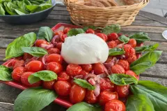 Warmer Honig-Tomaten-Salat mit Burrata di Bufala
