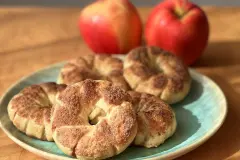 Apfelringe in Bl&auml;tterteig &ndash; Rezept mit Zimt & Zucker