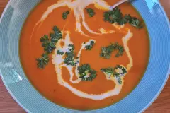 K&uuml;rbissuppe mit Orangensaft - pure Harmonie